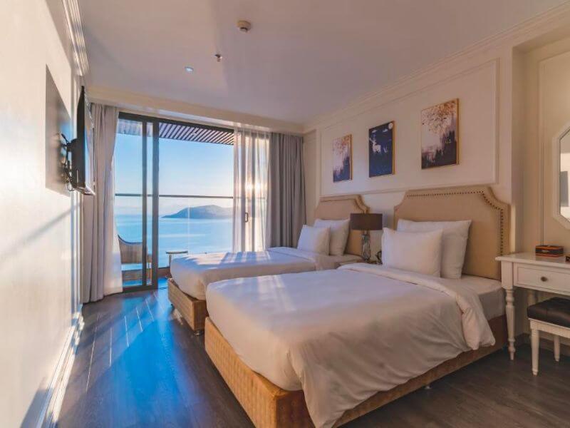 Senior Deluxe Room with Sea View